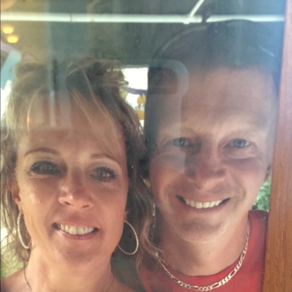 Meet your Posher, Debbie - Picture 1 of 1